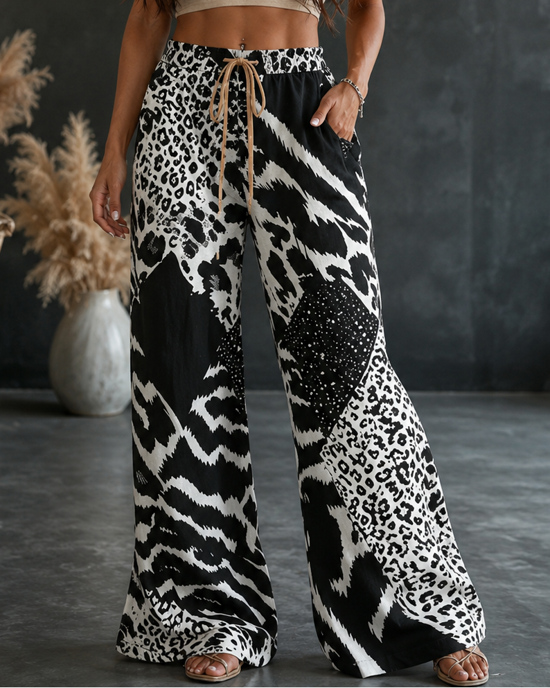 Johanna — Weite Hose mit Leo-Print und Patchwork-Design