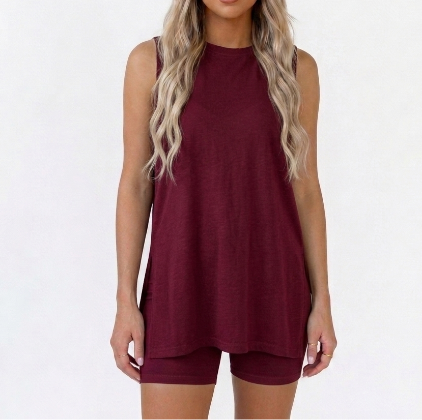 Mènia — Ärmelloses Top mit gespaltenem Saum & Shorts Set