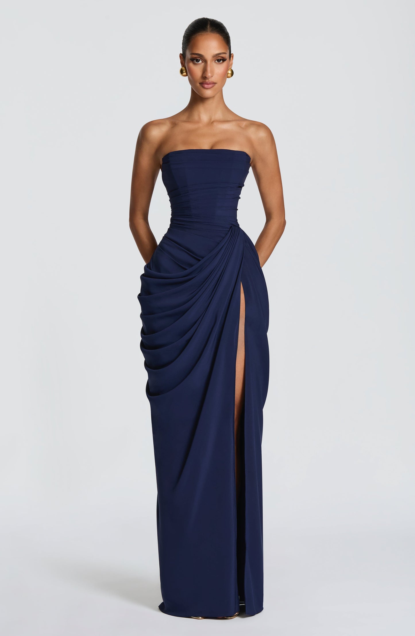 Lonz — Skulptiertes Plunge Maxi-Kleid