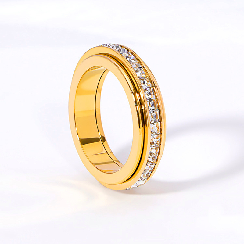 Verallo — Spinner Ring aus Titanstahl mit Zirkonia