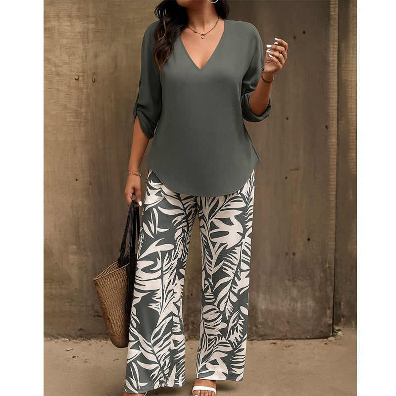 Amarielle — V-Ausschnitt Bluse & Bedrucktes Weites-Bein-Hose Set
