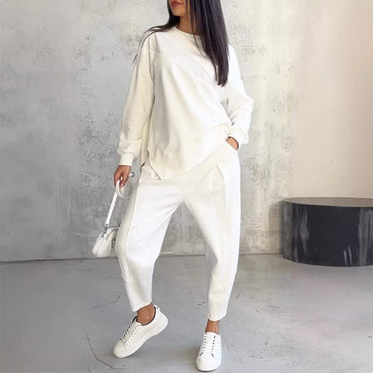 Noemi — Asymmetrisches Saum Sweatshirt & Hose Lounge Set