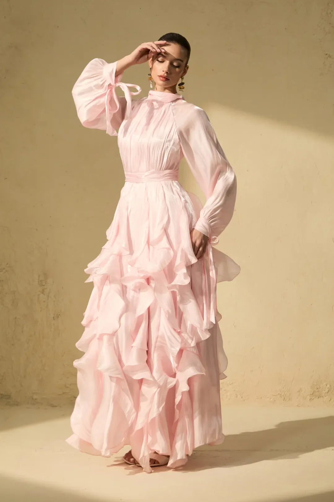 Estella- Maxikleid mit Puffärmeln und Rüschensaum in Weiß