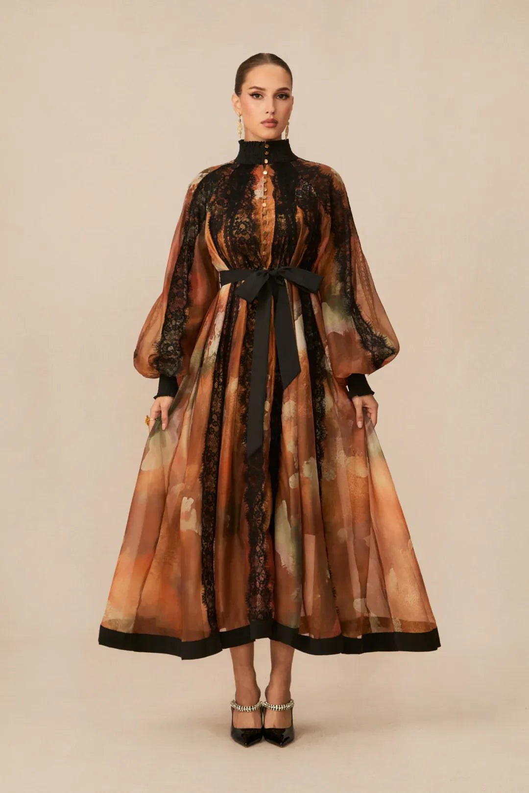 Alluring - Midi-Kleid mit orangenem Spitzenpaneel