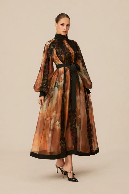 Alluring - Midi-Kleid mit orangenem Spitzenpaneel
