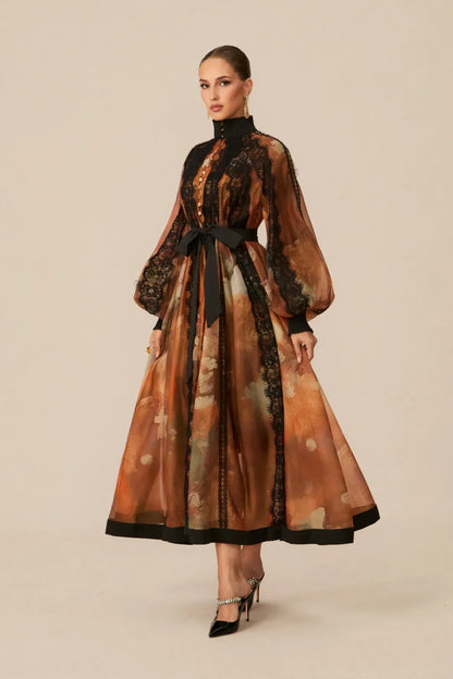 Alluring - Midi-Kleid mit orangenem Spitzenpaneel