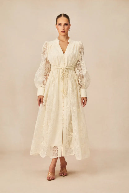 Madeline - Midi-Kleid mit V-Ausschnitt und Spitzenstickerei