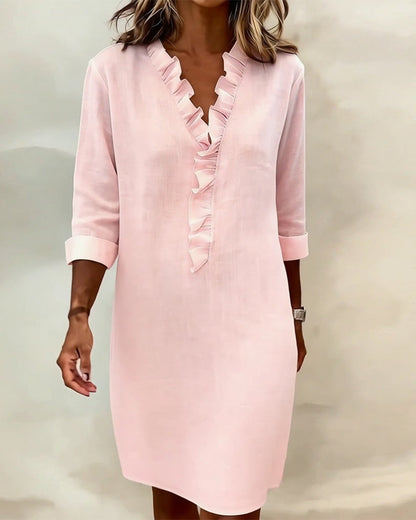Remy — Rüschenkleid mit V-Ausschnitt in Unifarbe