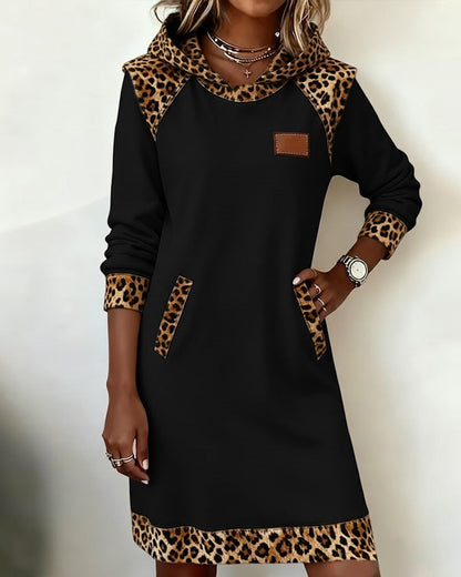 Félinne — Lässiges Kleid mit Leoparden-Paneel und Kapuze