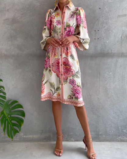 Fleurette — Gedrucktes Kleid mit Lanternärmeln und gespaltenem Kragen