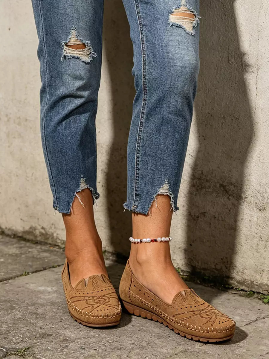 Odélia — Retro-Slip-On-Flats mit Lochmuster
