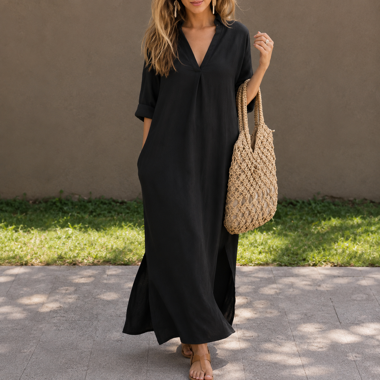 Isabeau — Midi-Kleid mit V-Ausschnitt und Schlitz