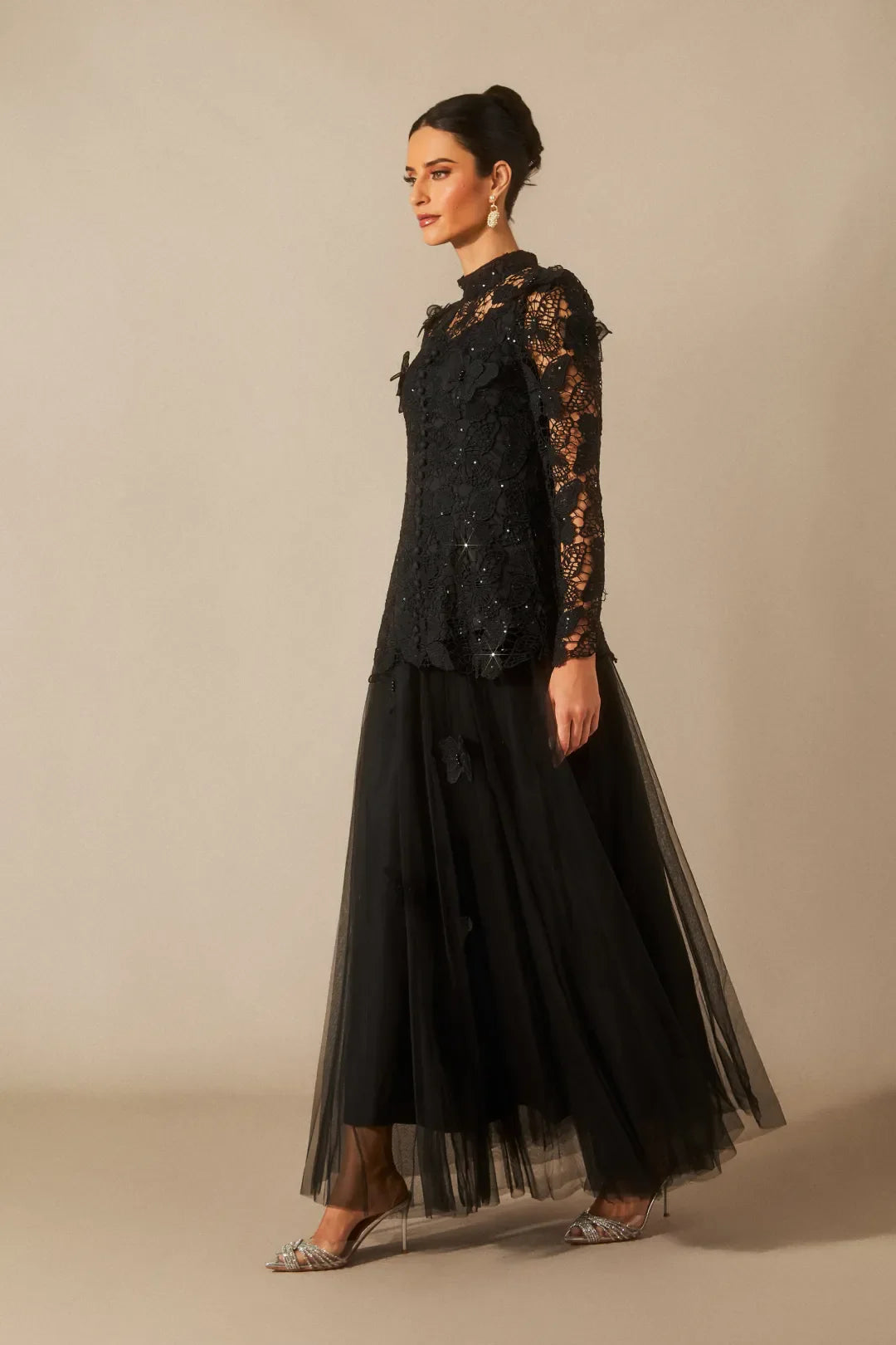 Elizabeth - Besticktes Spitzen-Maxikleid mit Schmetterlingen