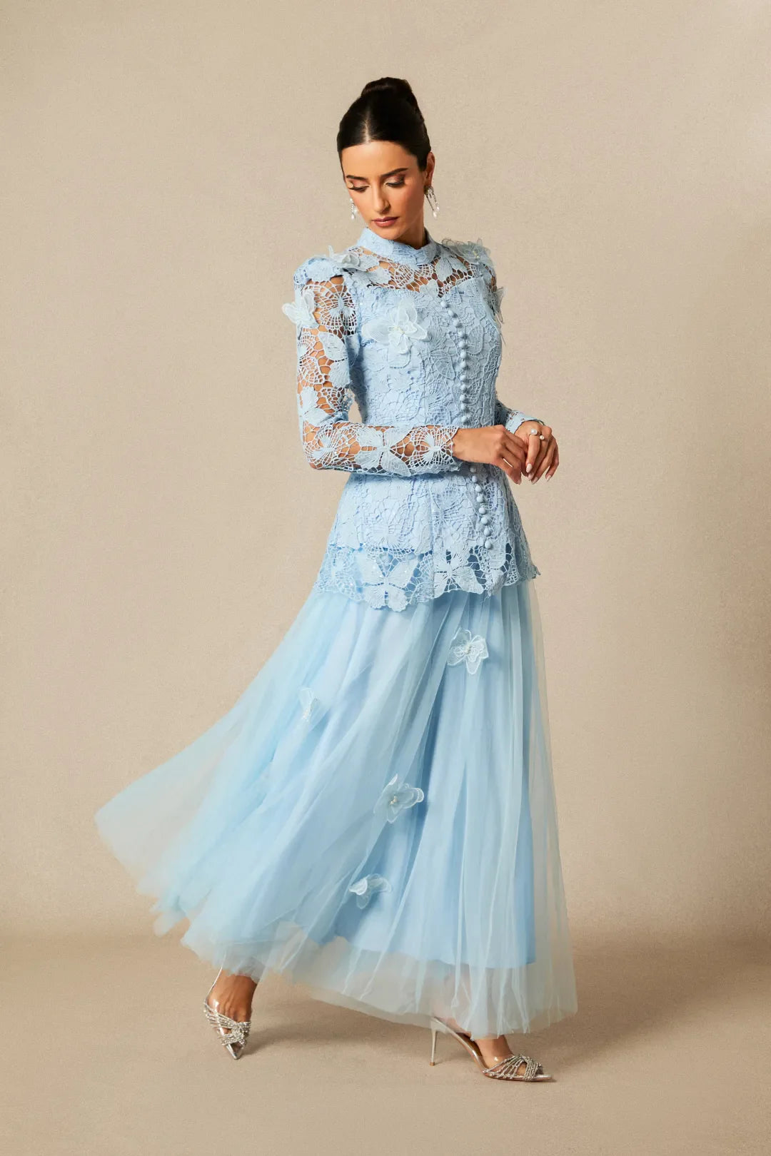 Elizabeth - Besticktes Spitzen-Maxikleid mit Schmetterlingen