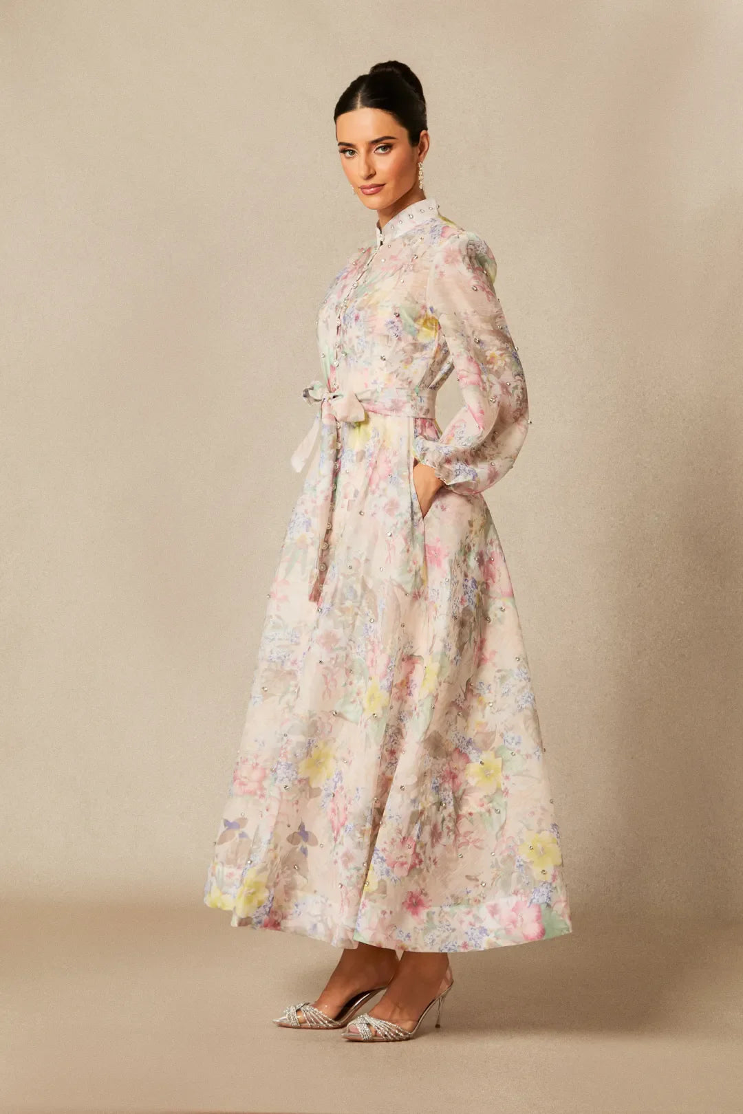 Anne — Maxikleid mit floralem Ballonärmel