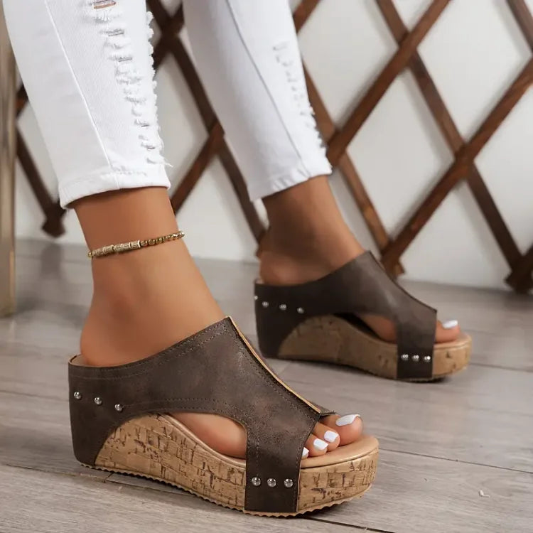 Velara — Damen Wedge Sandale mit Fußgewölbeunterstützung