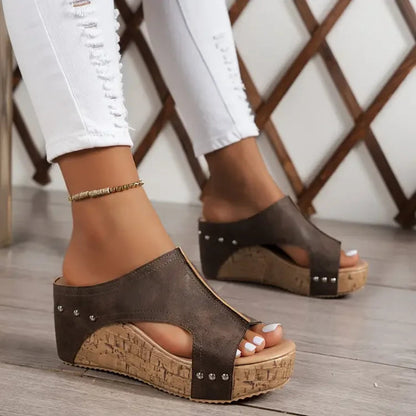 Velara — Damen Wedge Sandale mit Fußgewölbeunterstützung