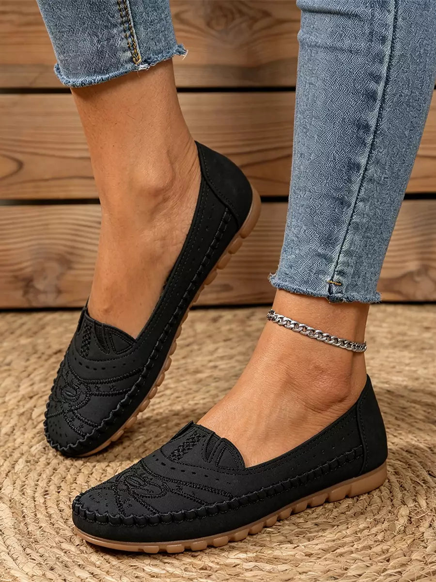 Odélia — Retro-Slip-On-Flats mit Lochmuster
