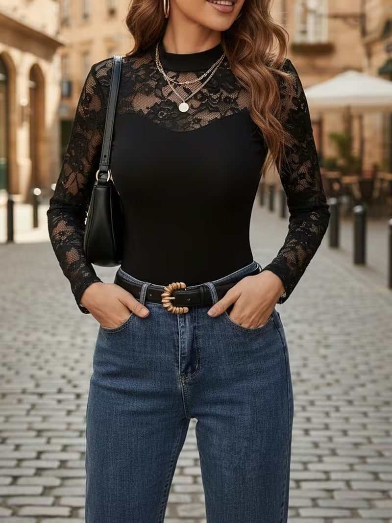 Seraphine — Spitzenbluse mit langen Ärmeln und Stehkragen
