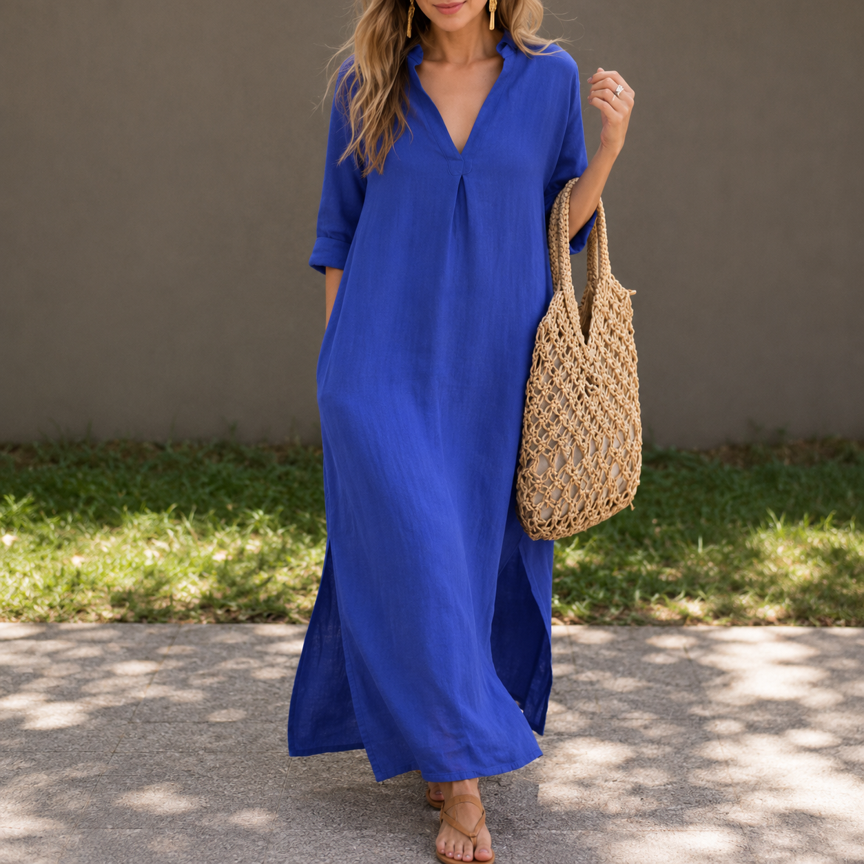 Isabeau — Midi-Kleid mit V-Ausschnitt und Schlitz