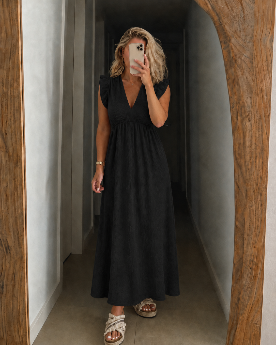 Abigail — Maxikleid mit Rüschenschulter