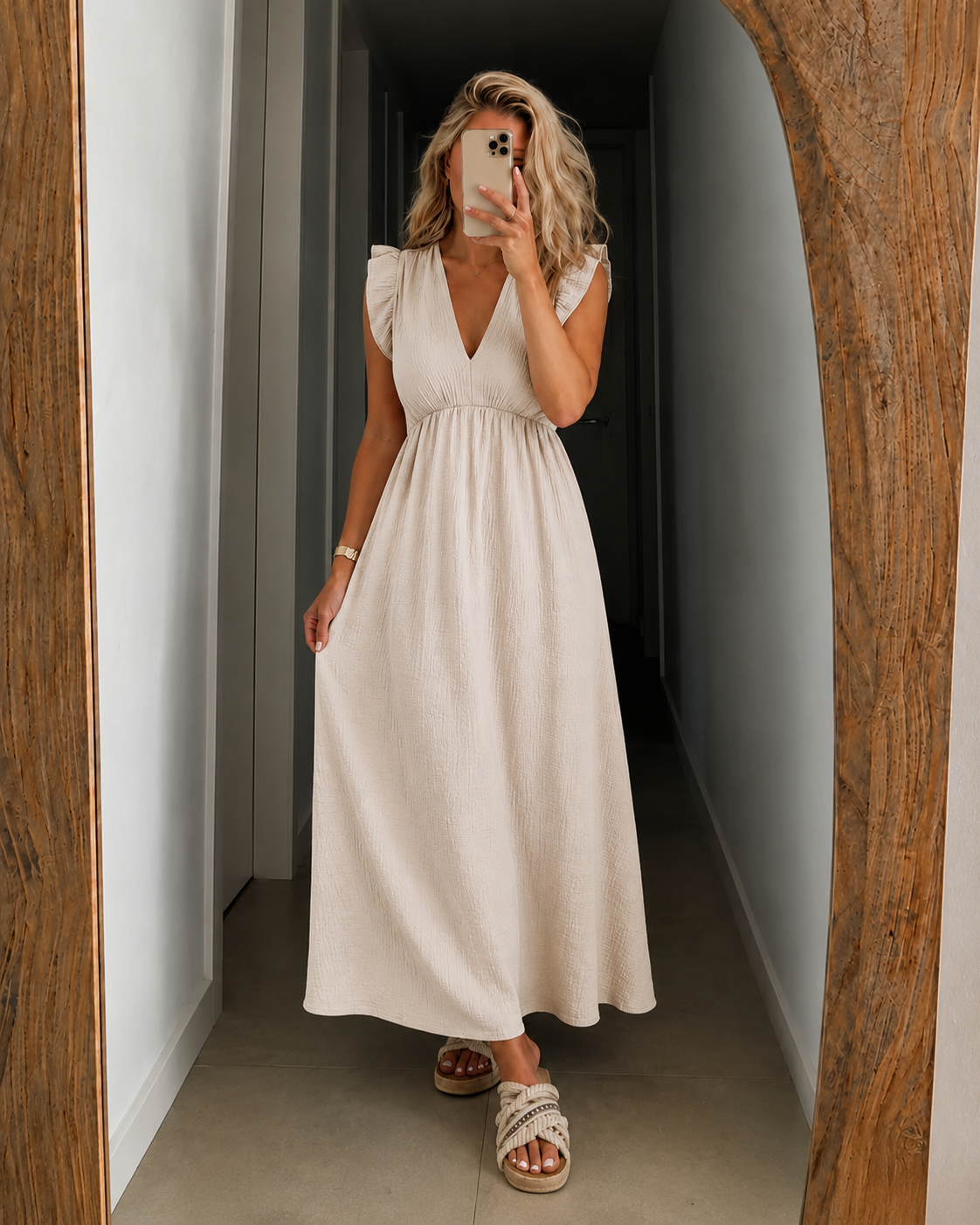 Abigail — Maxikleid mit Rüschenschulter