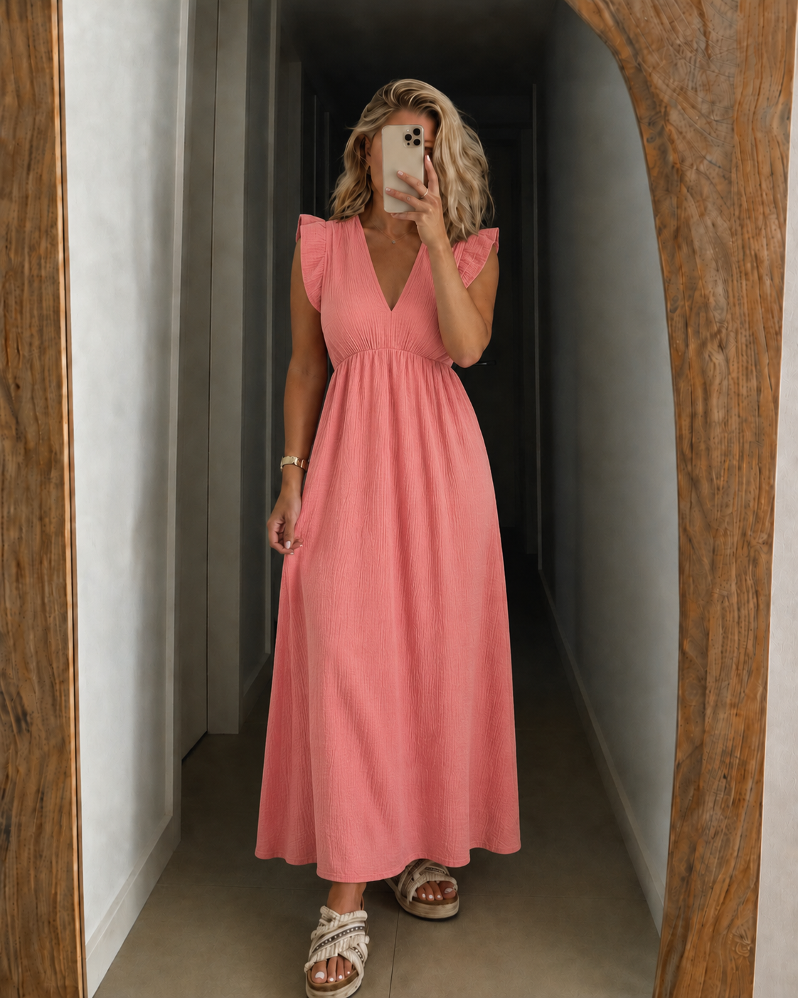 Abigail — Maxikleid mit Rüschenschulter