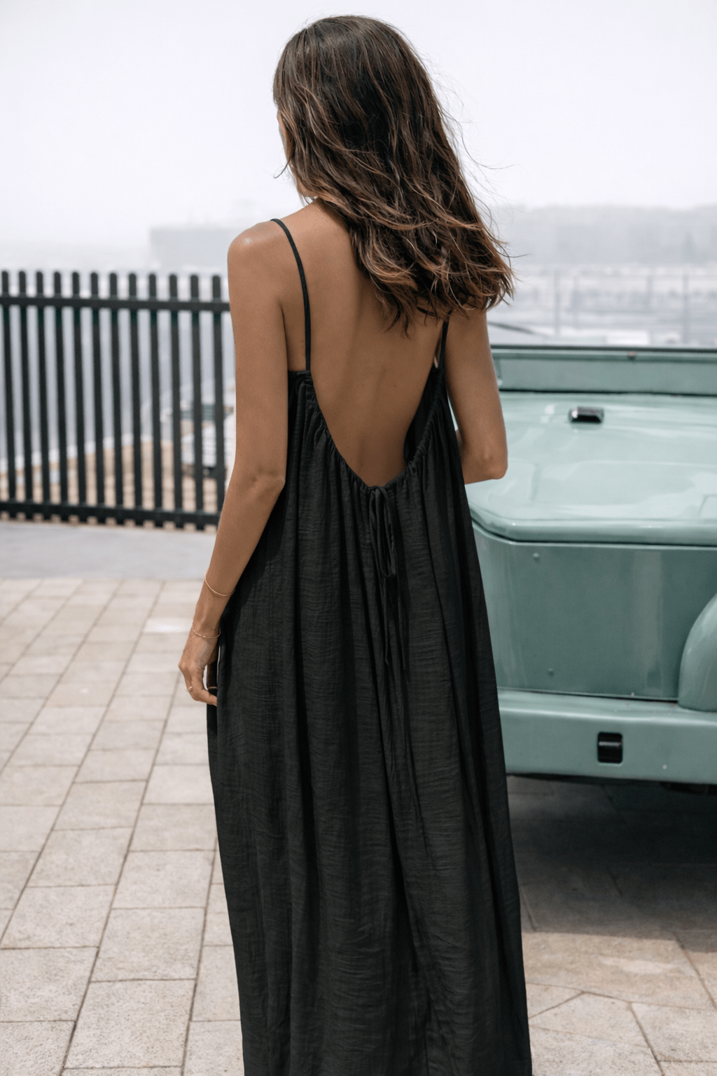 Lumèra — Verstellbares Maxikleid ohne Rücken
