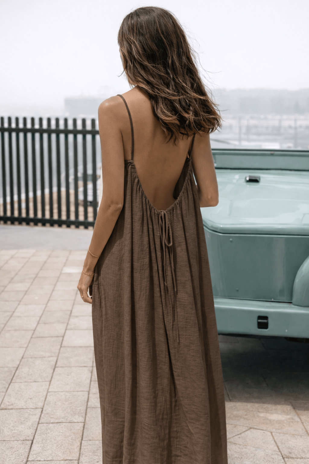 Lumèra — Verstellbares Maxikleid ohne Rücken
