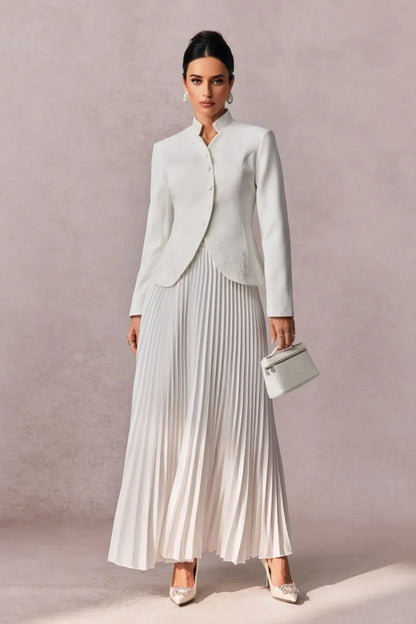 Christine - Bestickter Blazer & Faltenrock aus Satin Set