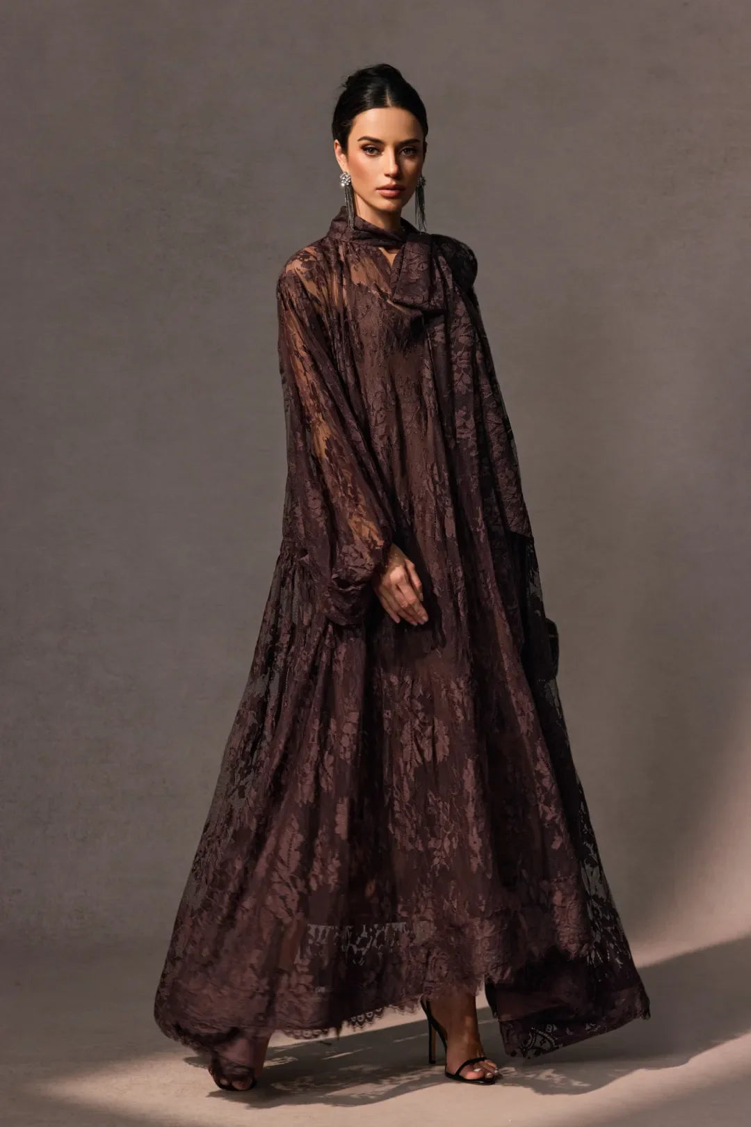 Éclore — Transparentes Blumenspitze Langarmkleid