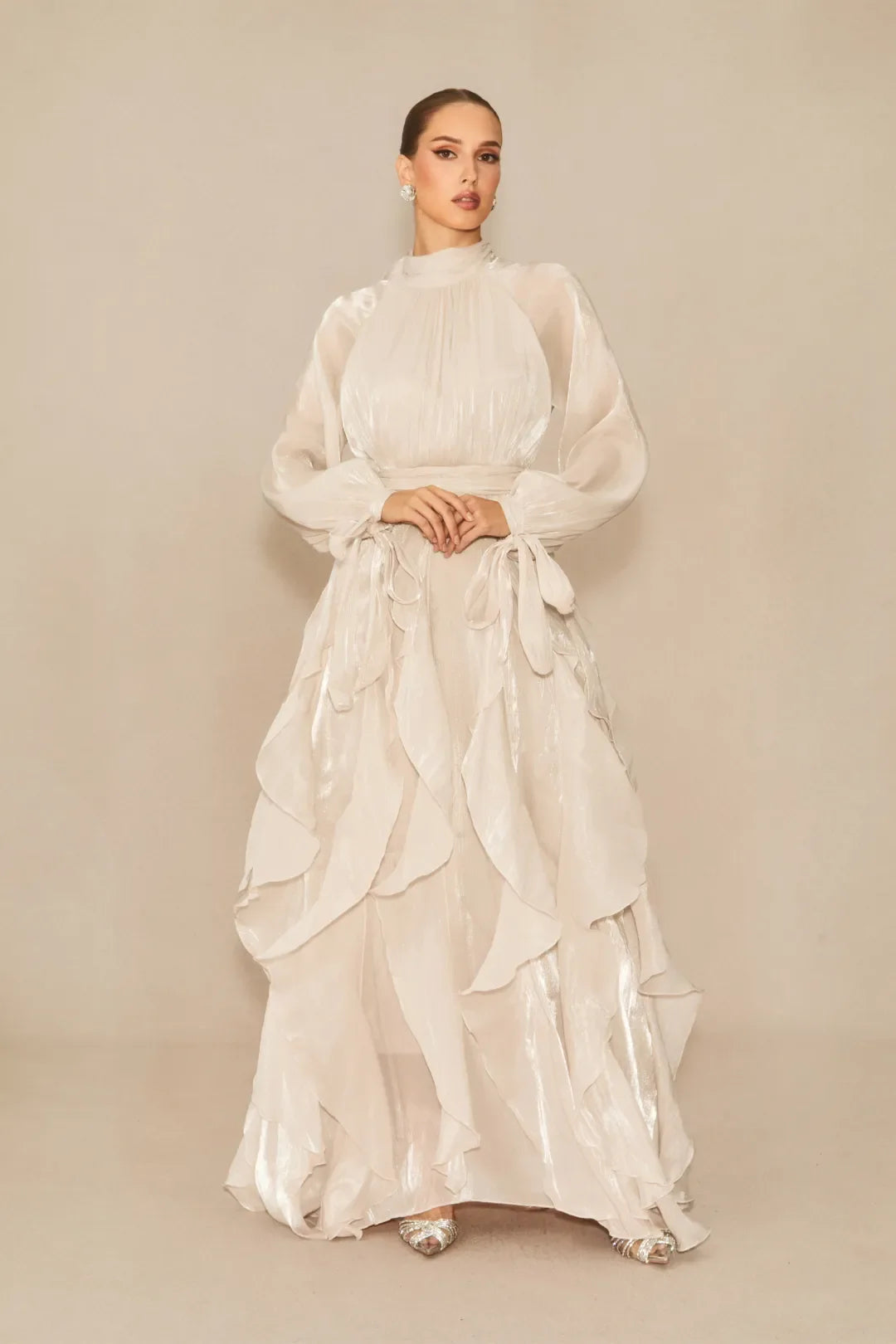 Estella- Maxikleid mit Puffärmeln und Rüschensaum in Weiß
