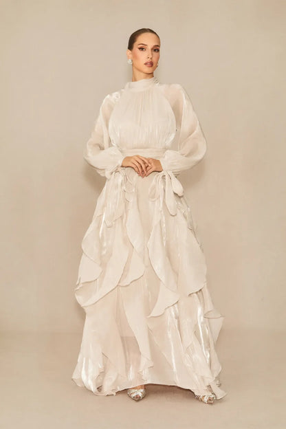 Estella- Maxikleid mit Puffärmeln und Rüschensaum in Weiß