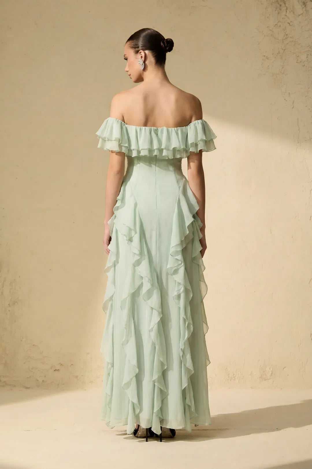 Verdène — Grünes Off-Shoulder Rüsch Maxi-Kleid