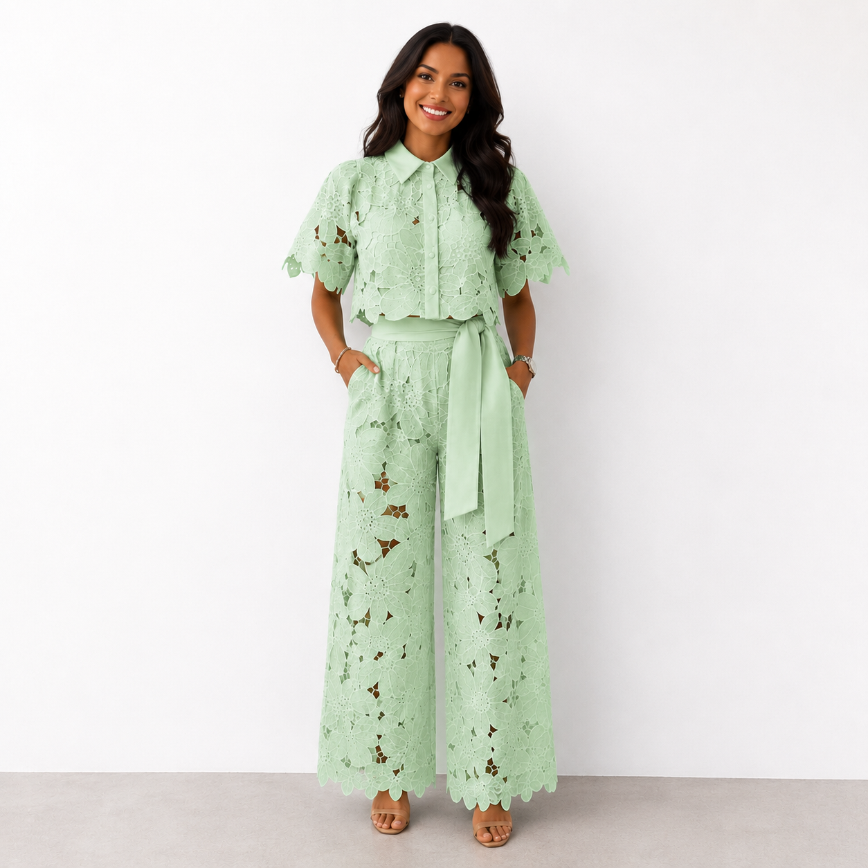 Isabela — Spitzengestickte Bluse & Hosen-Set