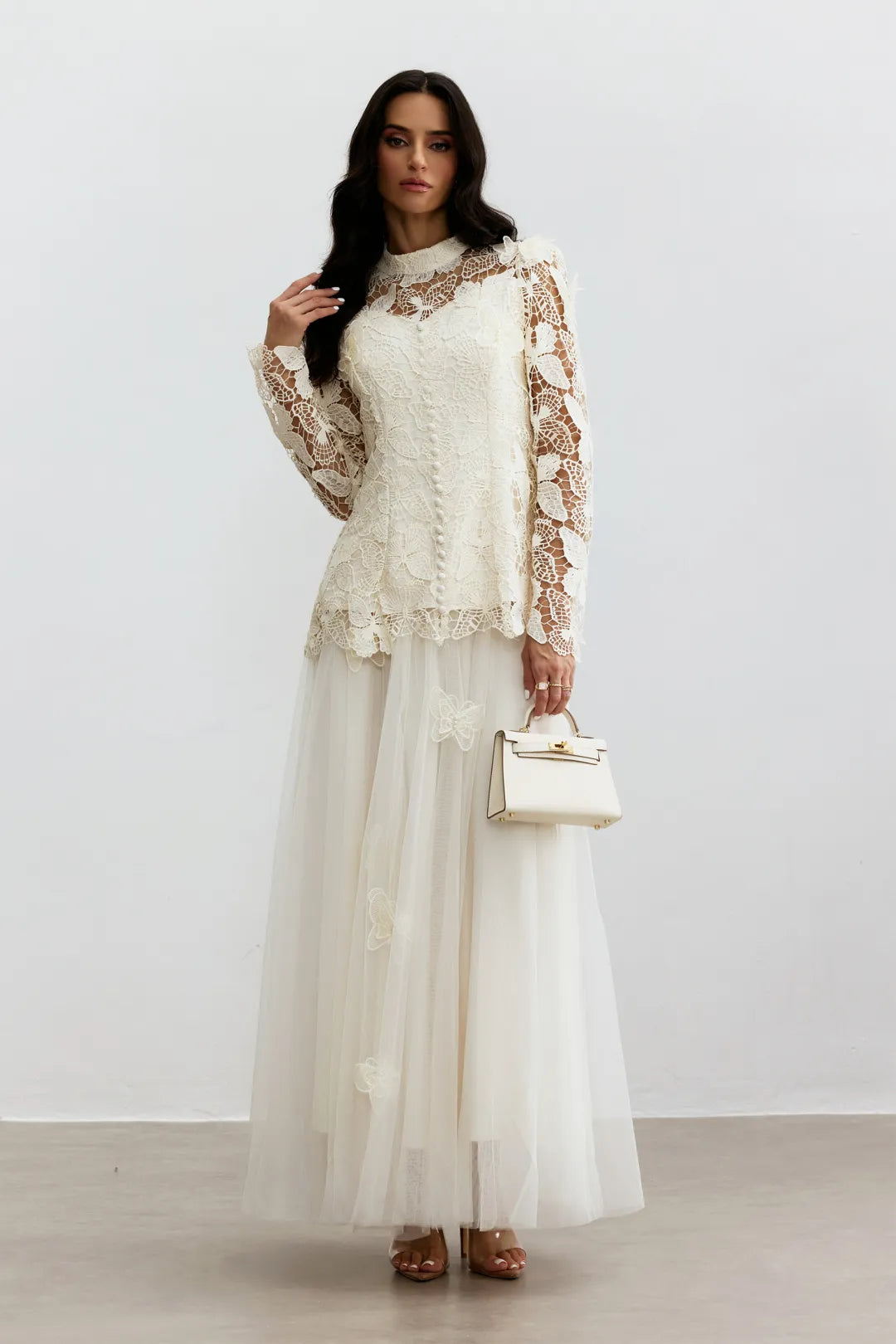 Elizabeth - Besticktes Spitzen-Maxikleid mit Schmetterlingen