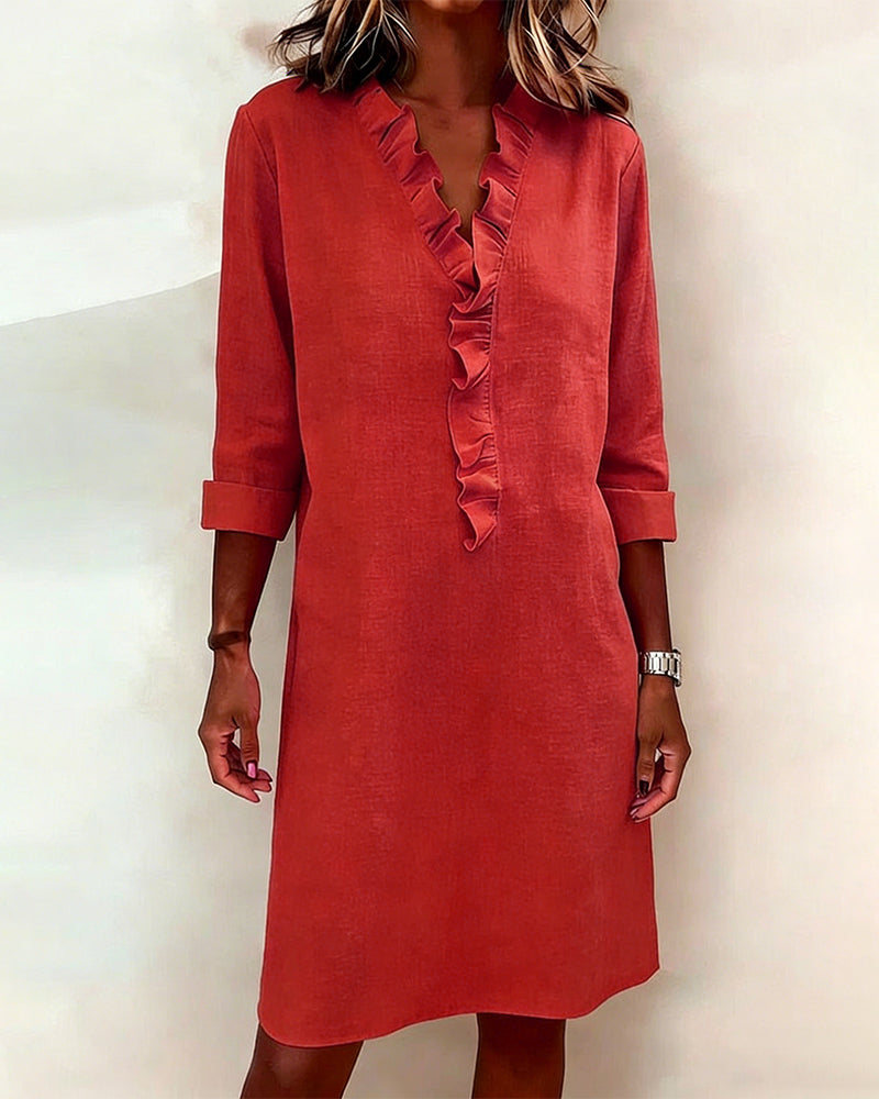 Remy — Rüschenkleid mit V-Ausschnitt in Unifarbe