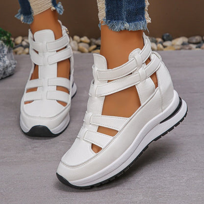 Bequeme, leichte Keilsandalen mit seitlichem Reißverschluss