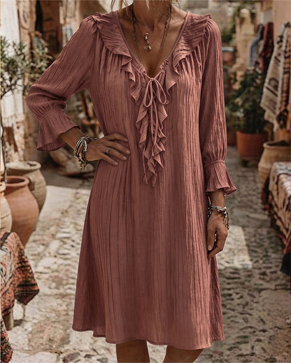 Recil — Rüschenkragen-Kleid mit Schleife und 3/4-Ärmeln