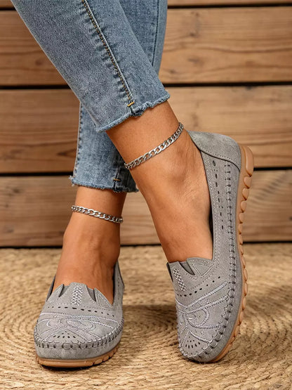 Odélia — Retro-Slip-On-Flats mit Lochmuster