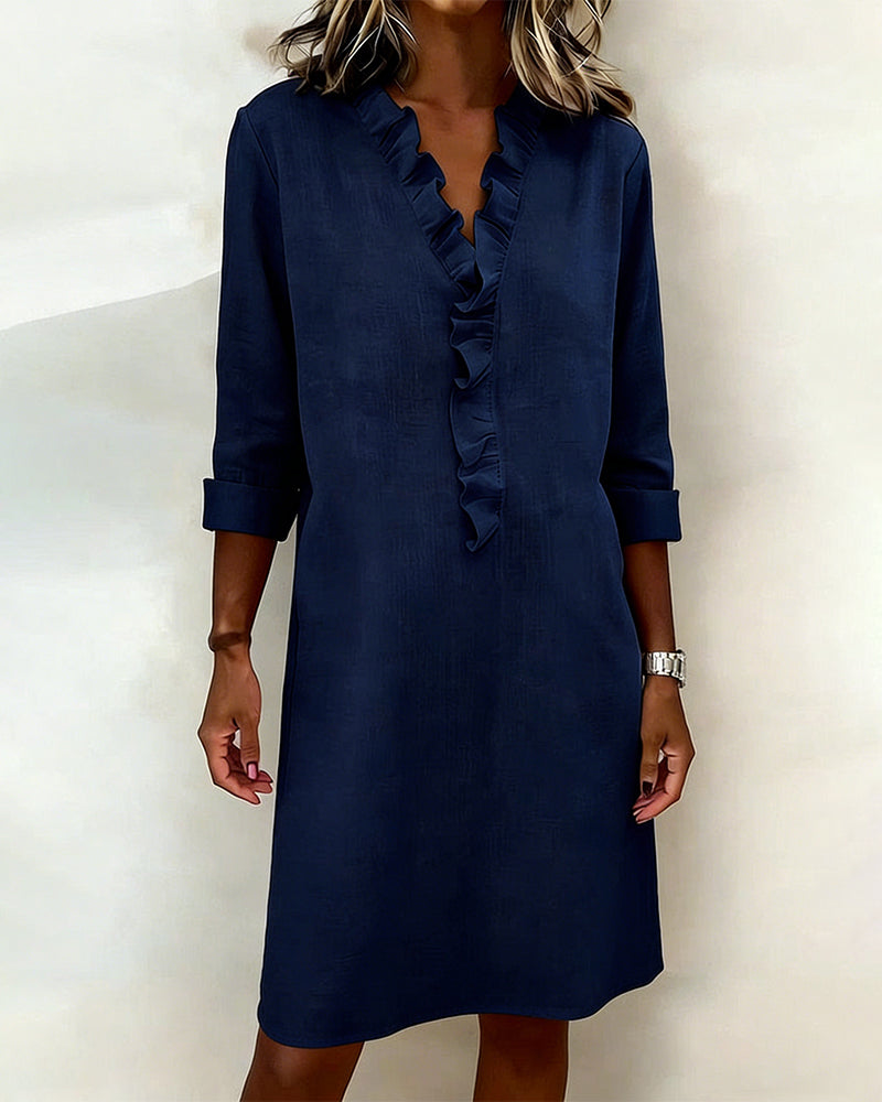 Remy — Rüschenkleid mit V-Ausschnitt in Unifarbe
