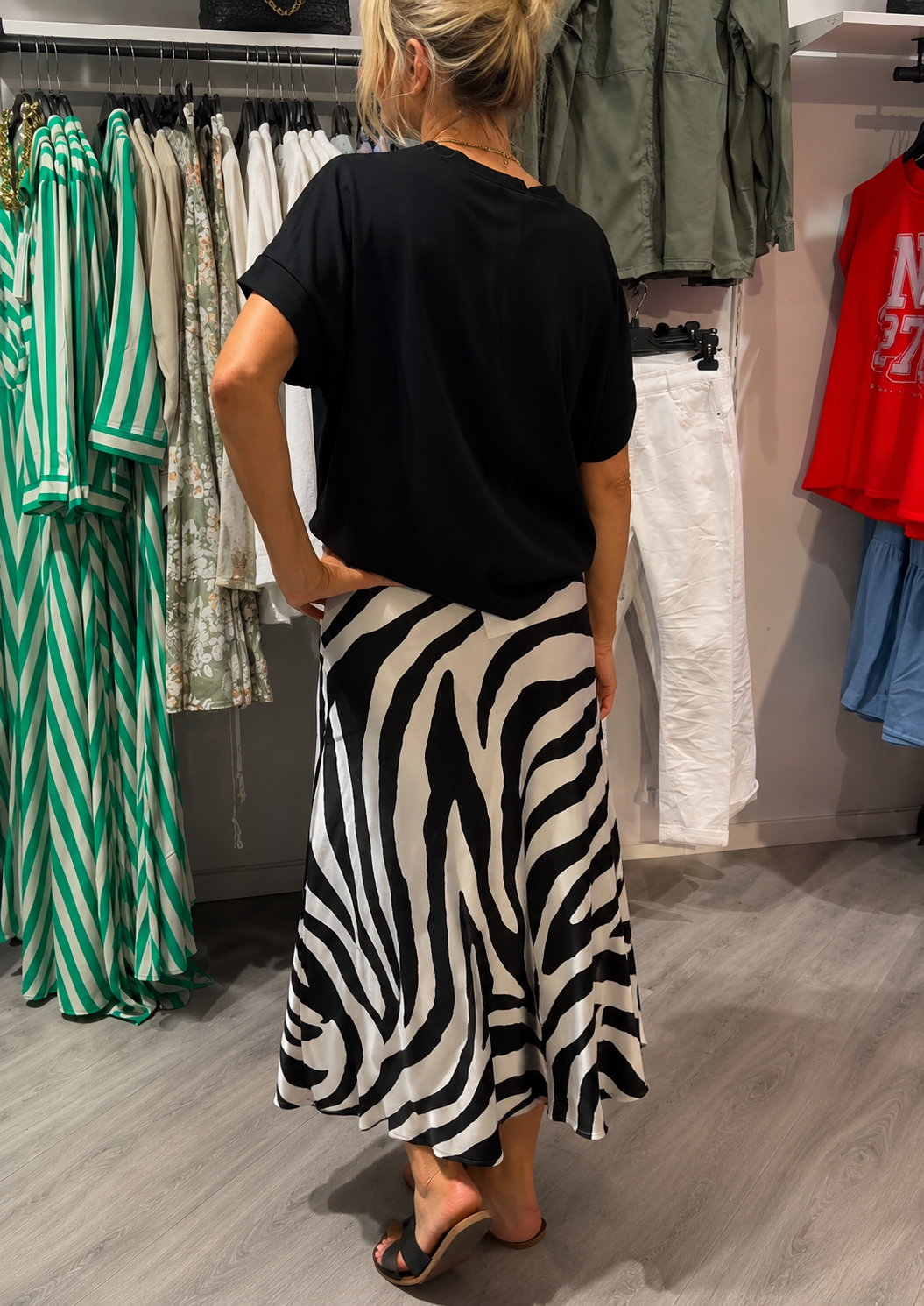 Zebrina — Bluse mit Bindeband und Midirock im Zebra-Print Set