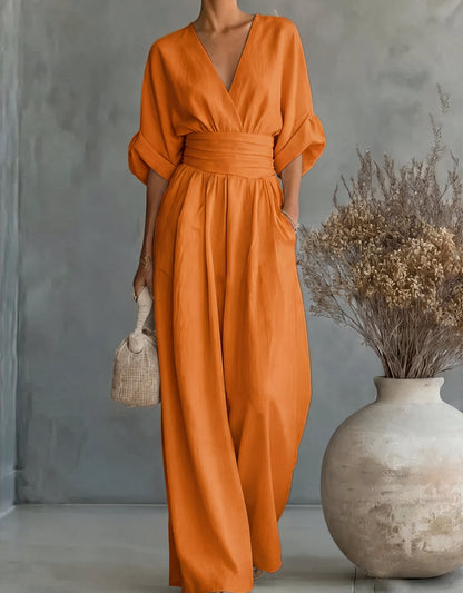 Daniela — V-Ausschnitt Jumpsuit mit weitem Bein