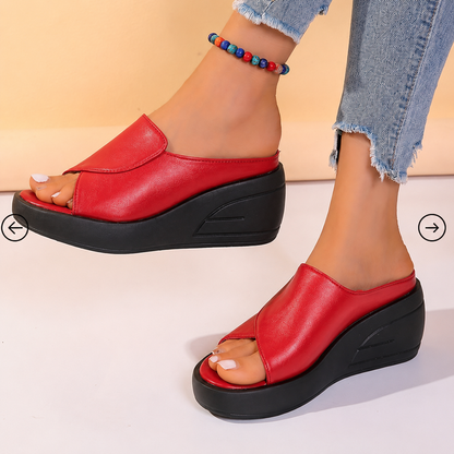 Céline — Komfortsandale mit breiter Passform