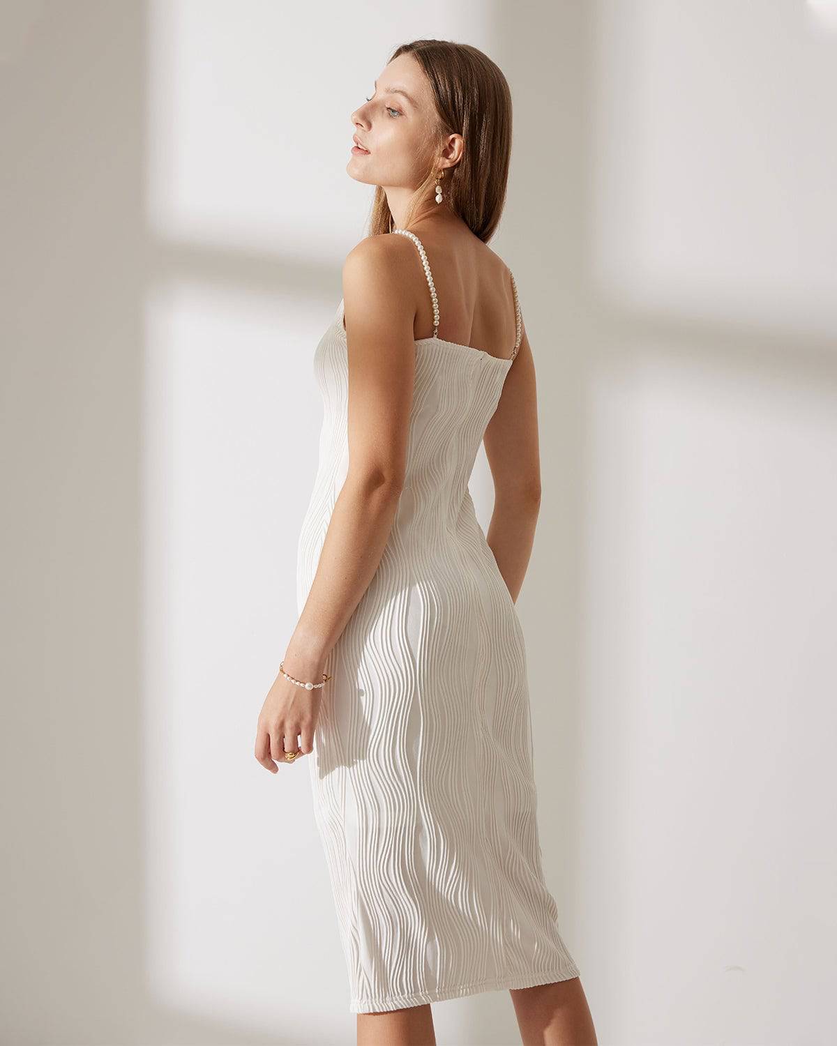Mireille - Midi-Kleid mit Wellenstruktur und Perlen-Trägern