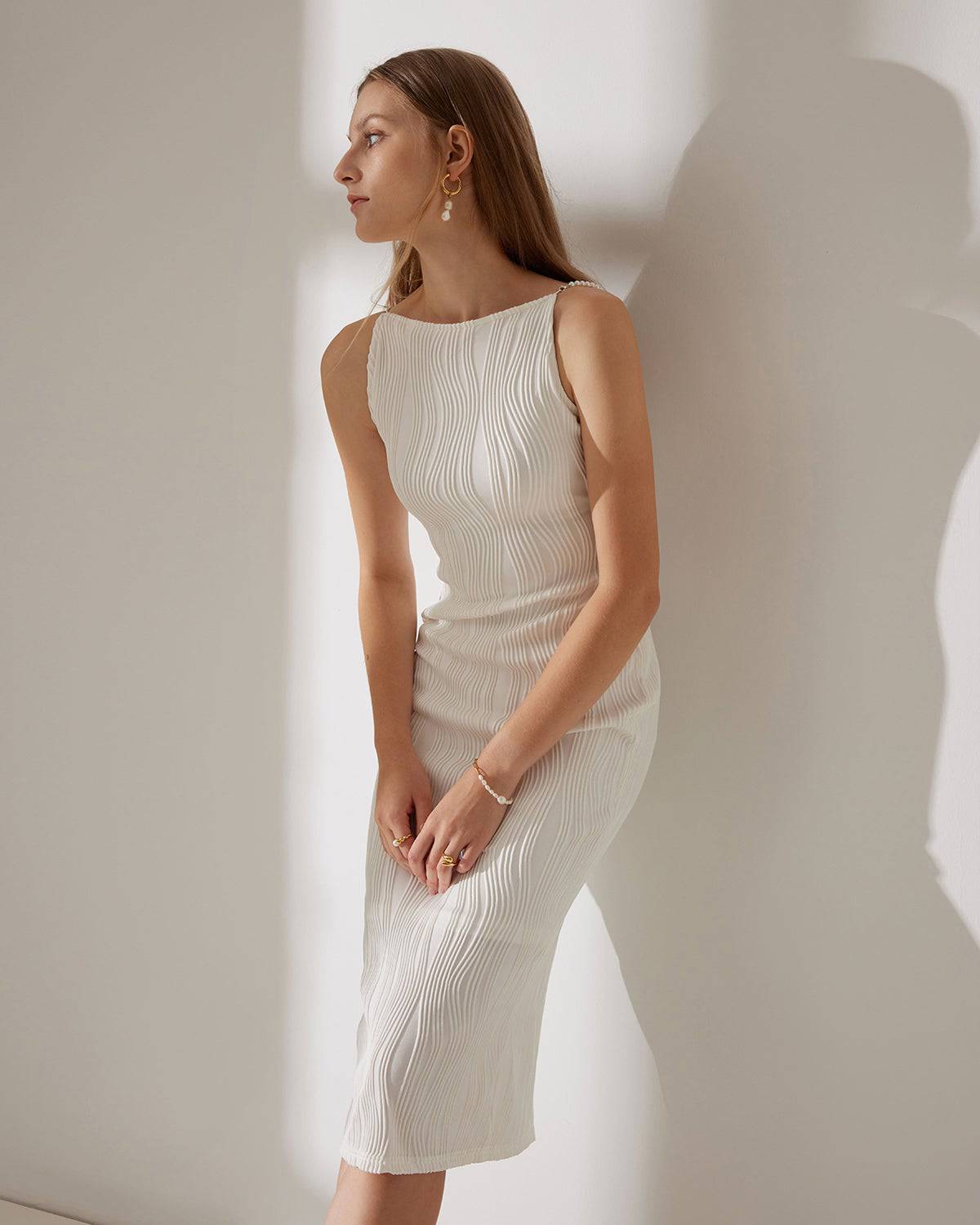 Mireille - Midi-Kleid mit Wellenstruktur und Perlen-Trägern