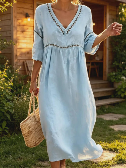 Daisy — Entspanntes Kleid mit Cutout in einfarbig