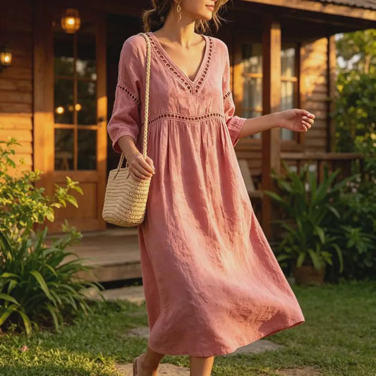 Daisy — Entspanntes Kleid mit Cutout in einfarbig