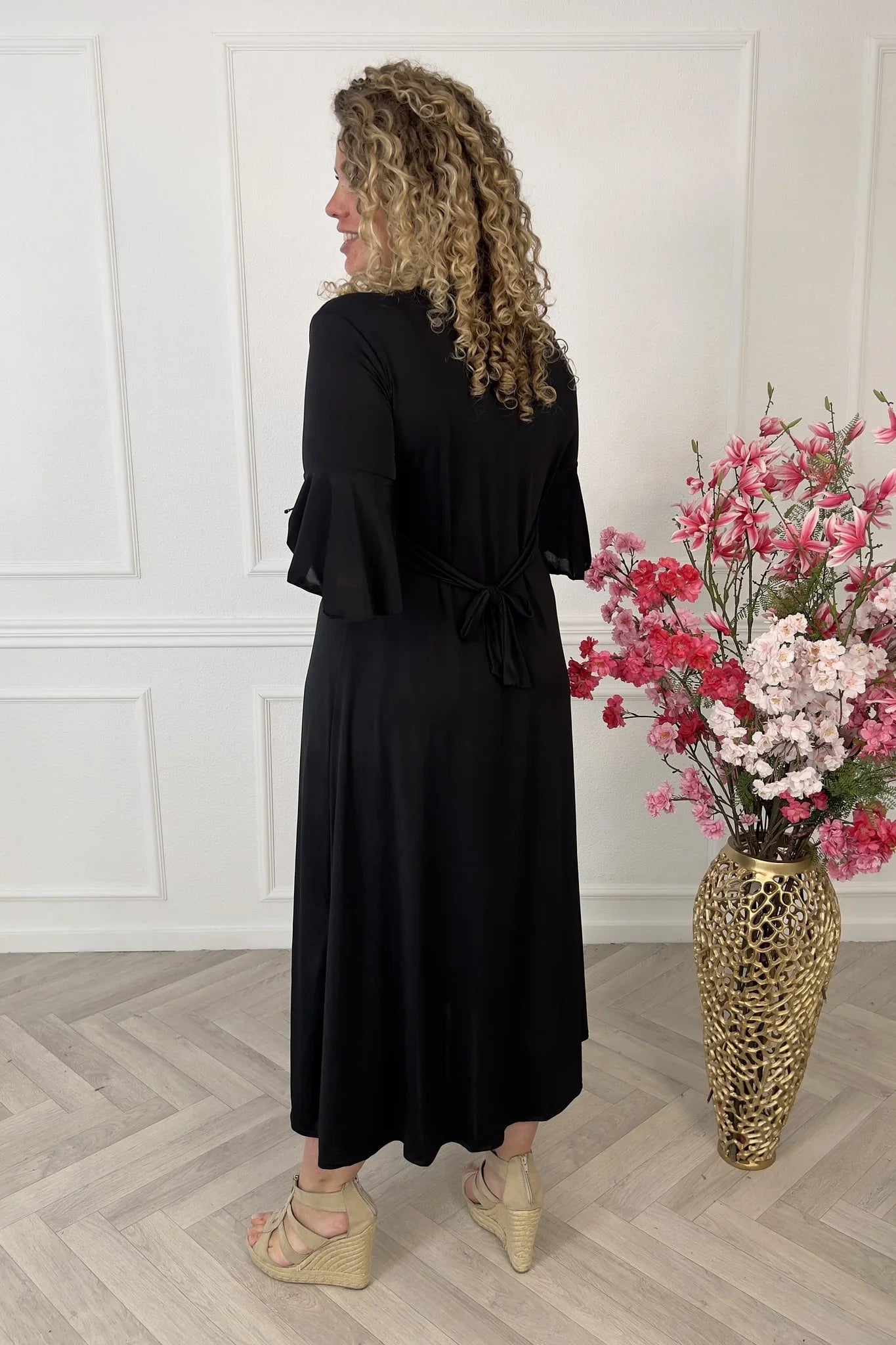 Solane — Kurzes, geknotetes Wickelkleid