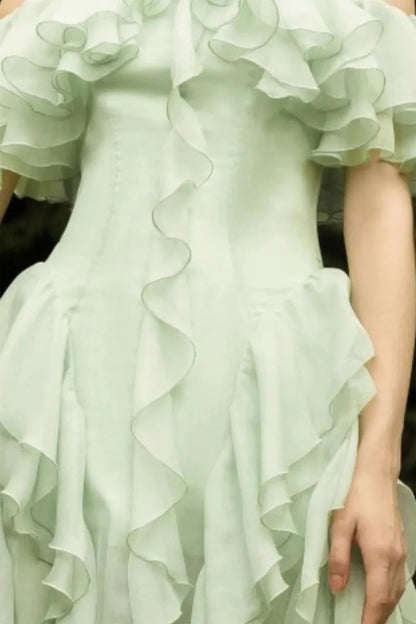 Verdène — Grünes Off-Shoulder Rüsch Maxi-Kleid